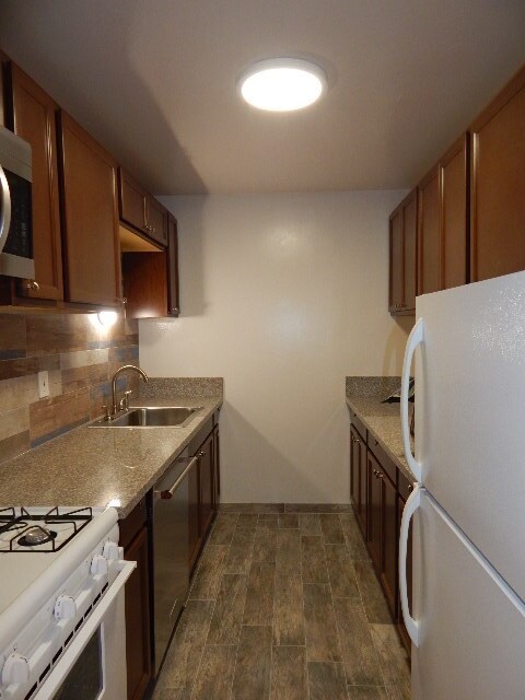 Building Photo - 270 Marin Blvd