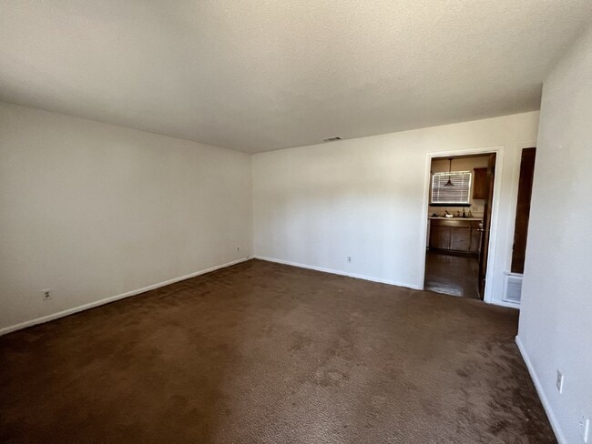 Building Photo - Home For Rent