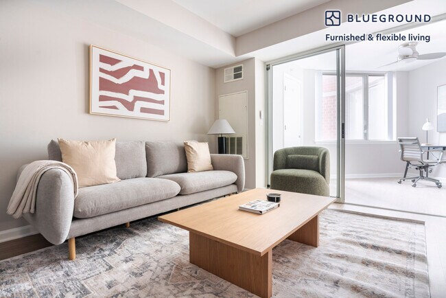 Foto del edificio - 450 Massachusetts Ave NW