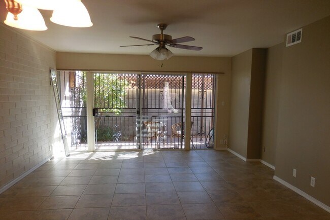 Foto del edificio - Townhouse in great location-sz