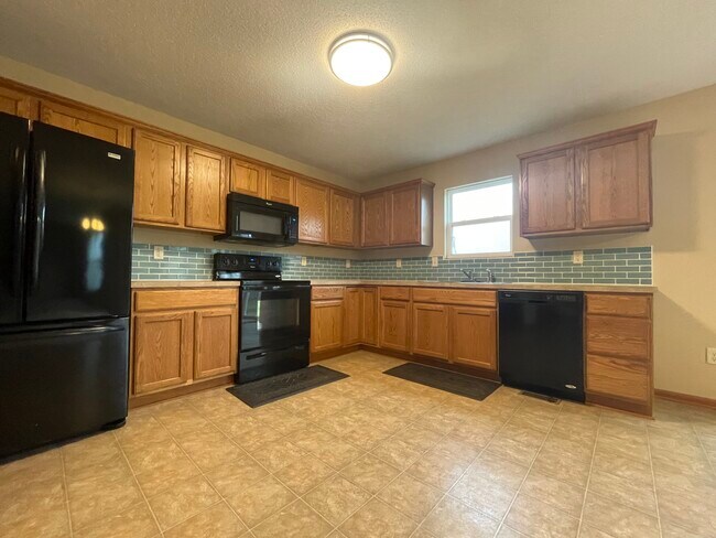 Building Photo - 4509 S St Paul Ct