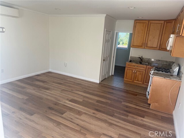 Building Photo - 8339 Valecrest Dr