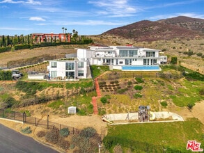 Building Photo - 28405 Via Acero