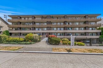 Building Photo - 4444 44th Ave SW