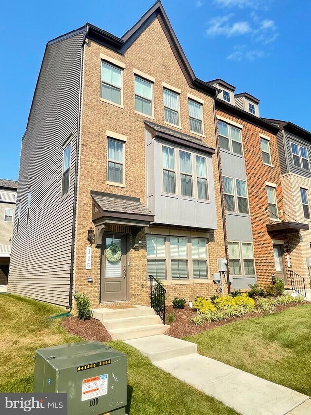115 Albany Pl, Largo, MD 20774 Townhome Rentals in Largo MD