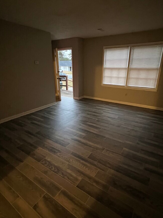 Living room - 1654 Pinedale Cir NW