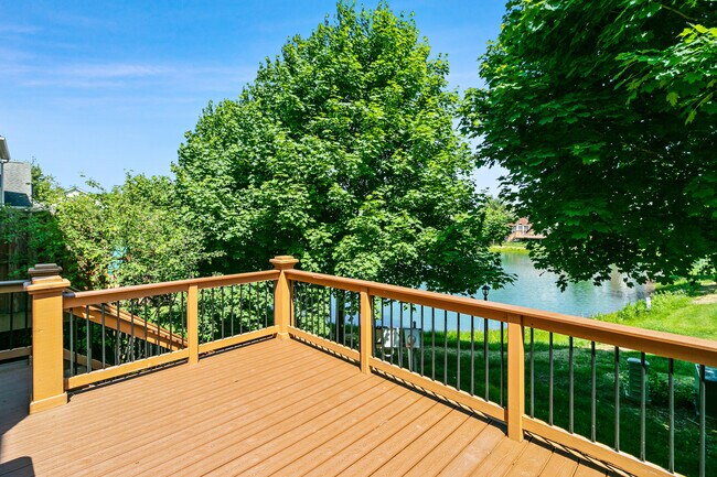 Deck - 49126 Hawksburry Rd