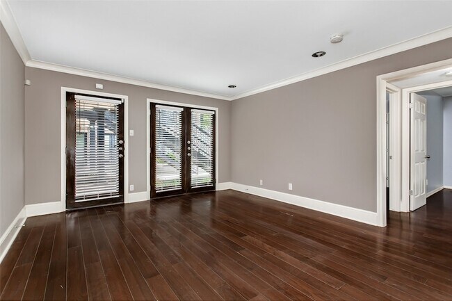 Foto del edificio - 10205 Regal Oaks Dr