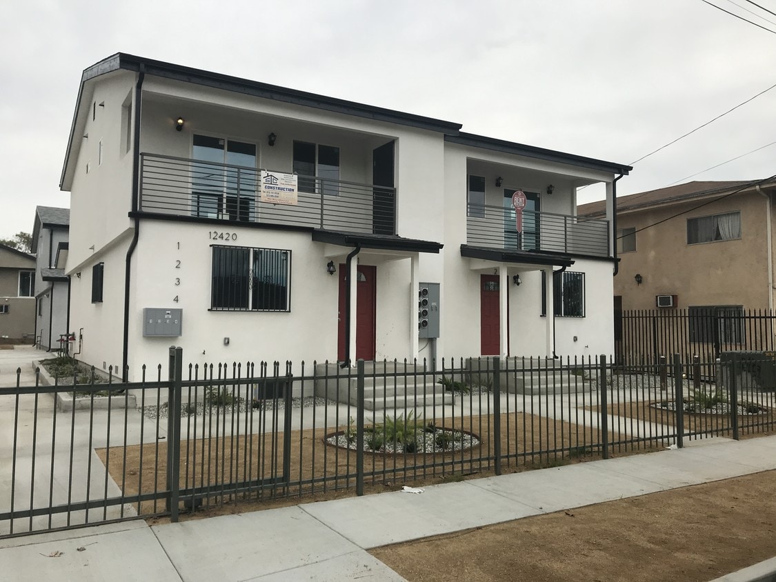 12420 Cookacre Ave, Lynwood, CA 90262 Townhome Rentals in Lynwood CA