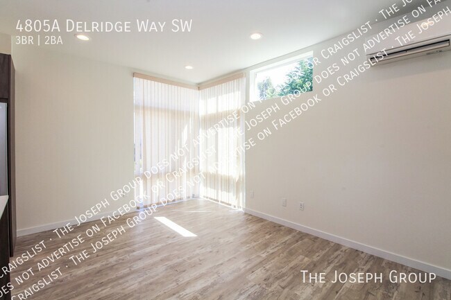 Foto del edificio - 4805 Delridge Wy SW