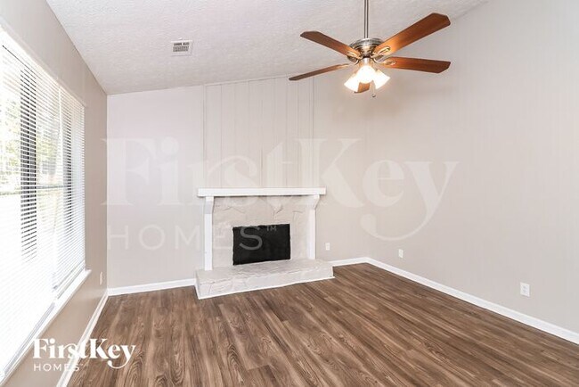 Building Photo - 212 Sterling Ridge Dr