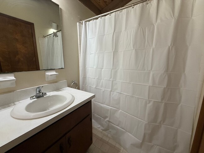 Building Photo - 312 Wood Grove Ct