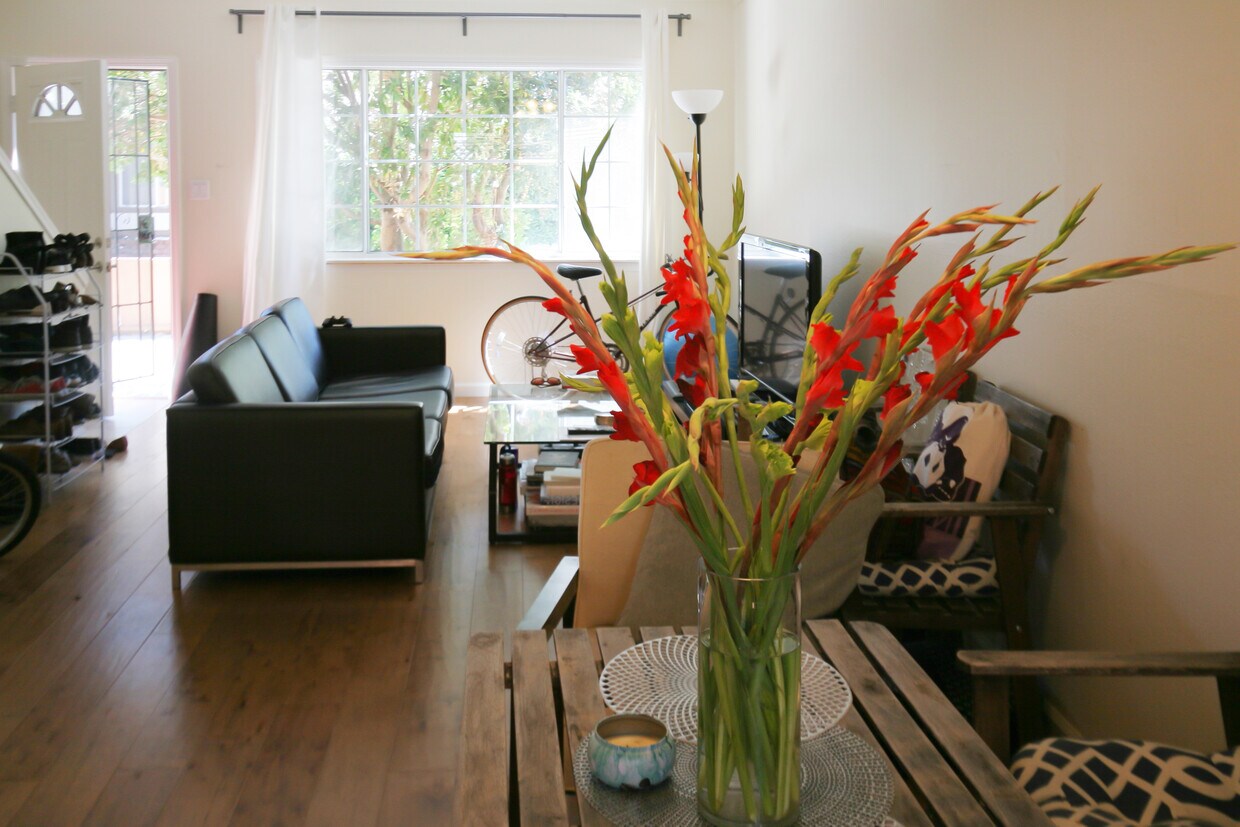 Foto principal - 190 Gladys Ave