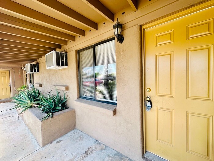 Foto principal - 1 Bedroom with Vaulted Ceilings, Walk In C...