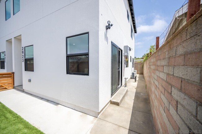 Foto del edificio - 2917-2923 Preece Street