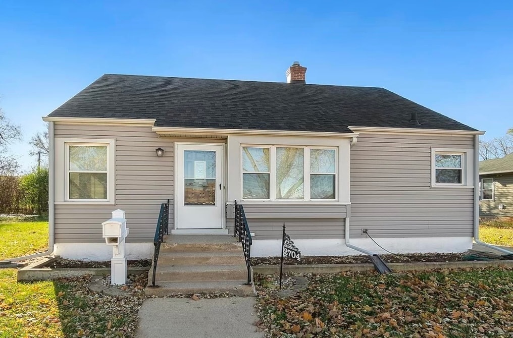 Primary Photo - 2704 Lawndale Ave