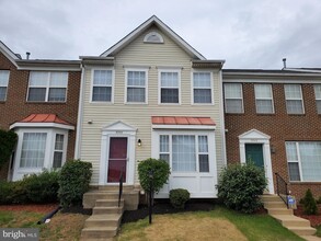 Building Photo - 3344 Vineland Pl