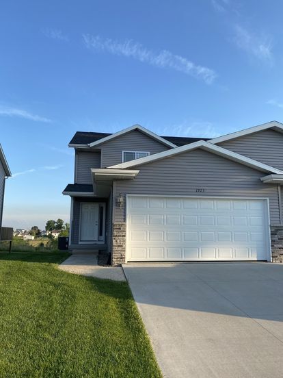 Foto principal - 1923 Rosehill Dr SW