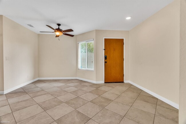 Building Photo - 3 br, 2 bath House - 2166 Pueblo Glen