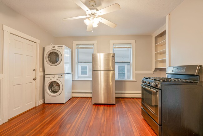 Building Photo - 89 Rochambeau Ave
