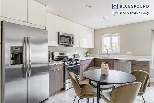 Building Photo - 215 Union Ave