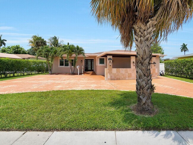 Foto del edificio - 3141 Hollywood Blvd