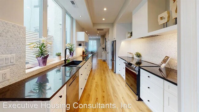 Building Photo - 3 br, 2 bath House - 341 Elm St NW