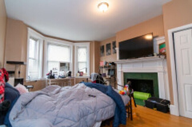 Foto del edificio - AWESOME 4 Bed 2 BATH LISTING!!!!