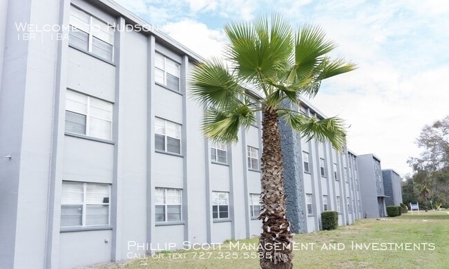 Building Photo - Welcome to The Waverly at Gulfport!!