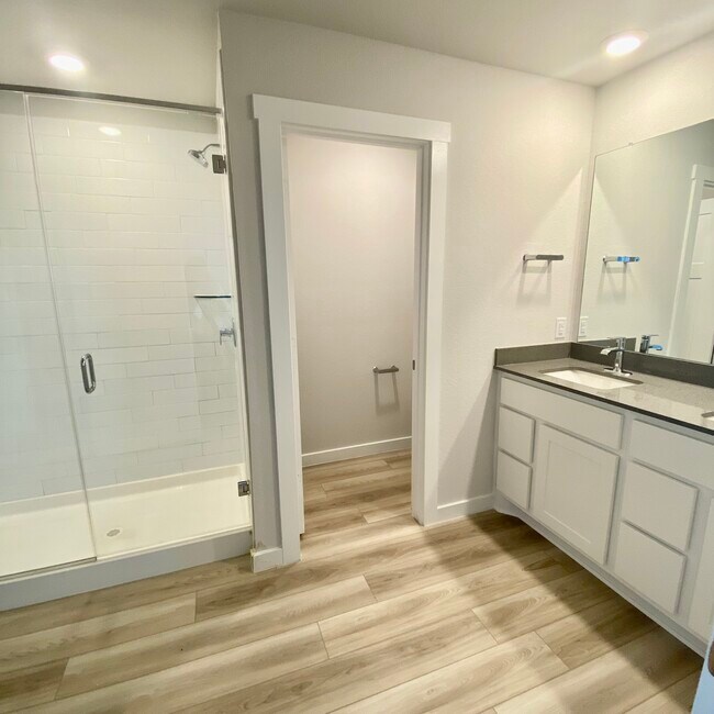 Foto del edificio - 920 Kickapoo Ln