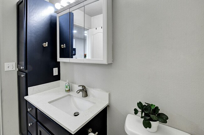 Foto del edificio - 2112 Dakota Ave