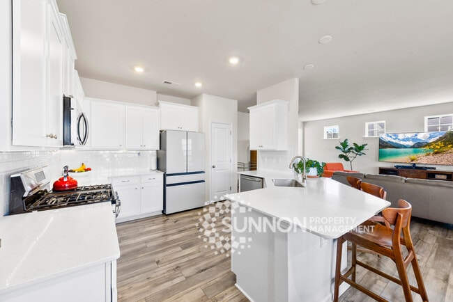 Building Photo - Spacious 4BR Home with Private Backyard Oasis
