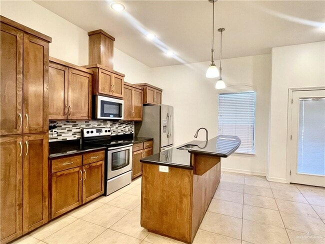 Building Photo - 2805 Mimosa St