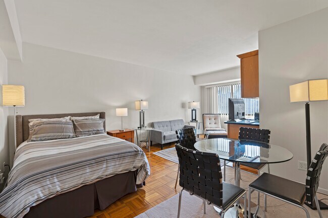 Foto del edificio - 3701 Connecticut Ave NW