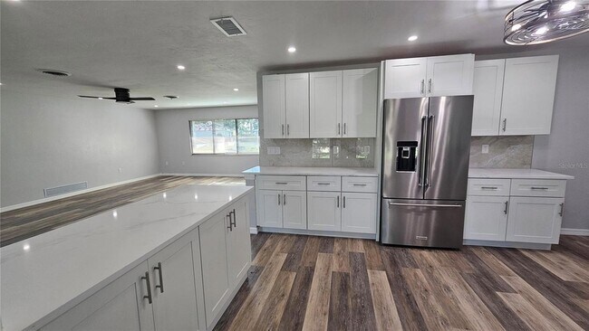 Foto del edificio - 3317 Pine Valley Dr