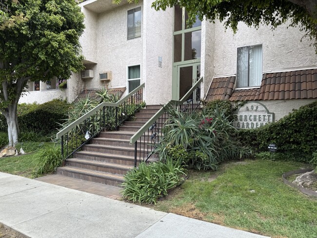 Building Photo - 409 Burchett St