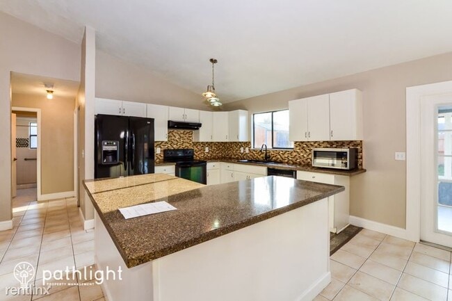 Building Photo - 3 br, 2 bath House - 2360 Date Palm Dr