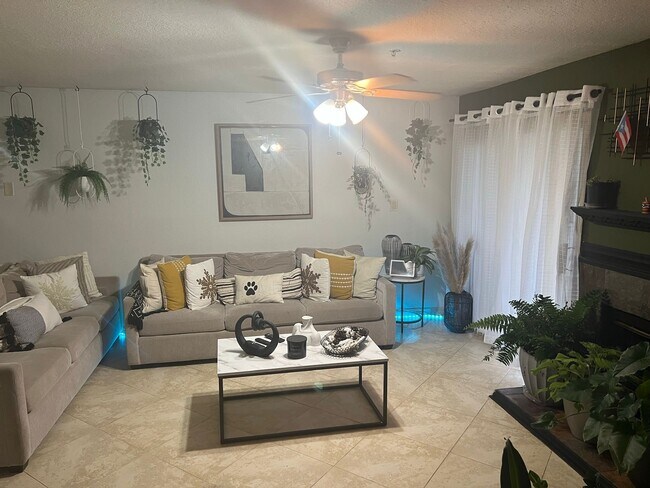 Foto del edificio - 3713 S Lake Orlando Pkwy