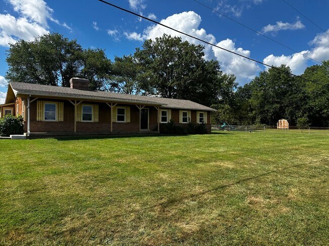 Foto del edificio - 12501 Bridle Ln