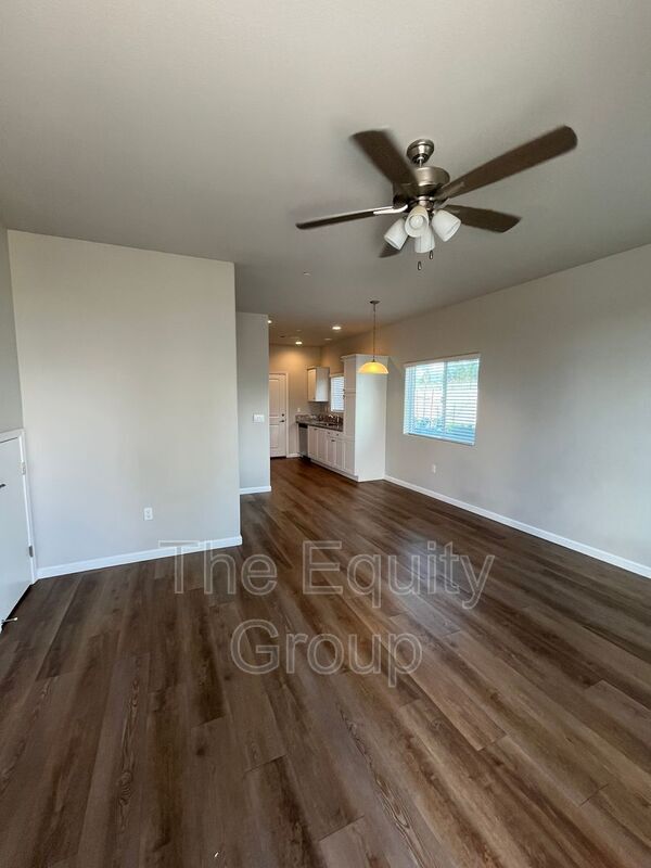 Foto del edificio - 418 S Summit St