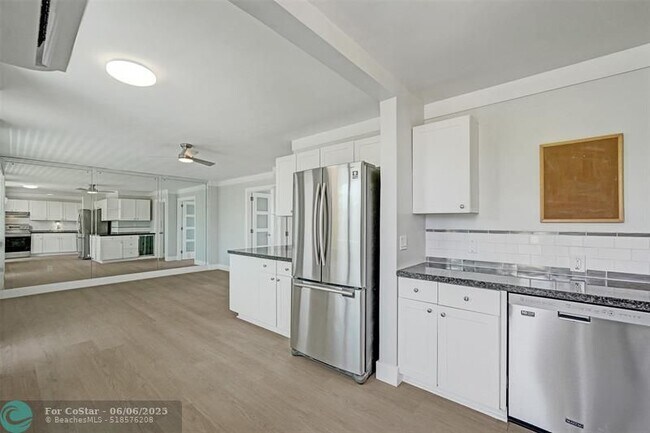 Foto del edificio - 2400 NE 9th St