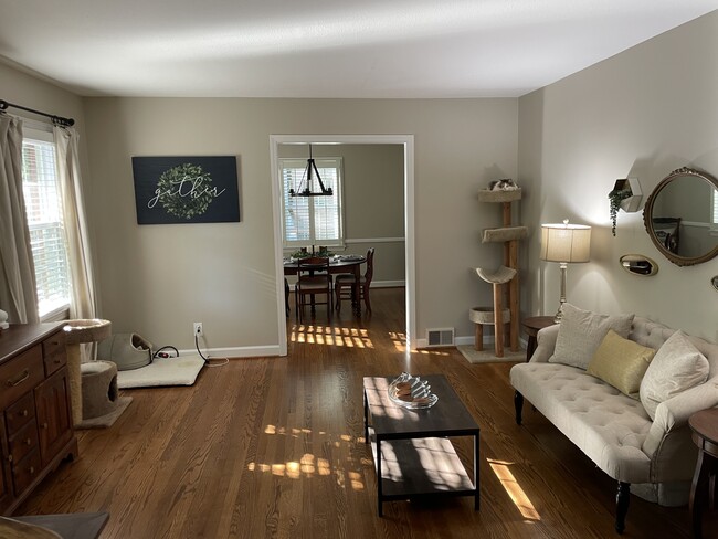 Building Photo - 3111 Prytania Rd