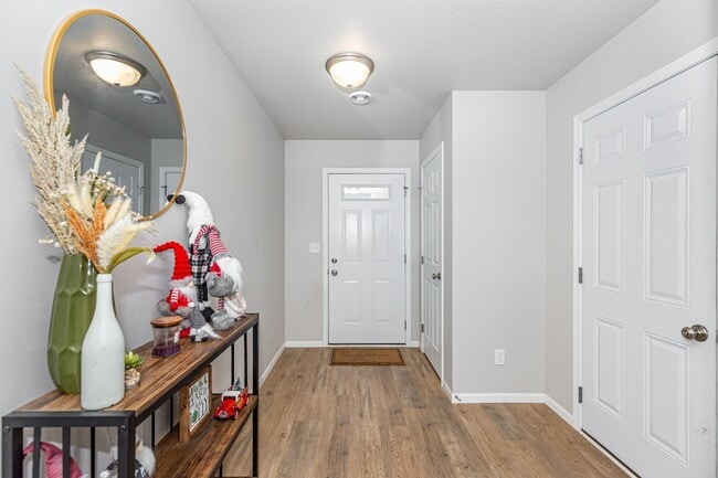 Building Photo - 3 Bed, 3 Bath in West Fargo!
