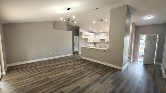 Building Photo - 149 Ronda Ct