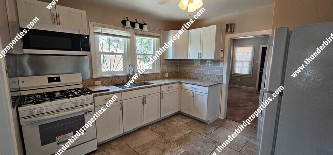 Foto del edificio - 607 Delamar Ave NW