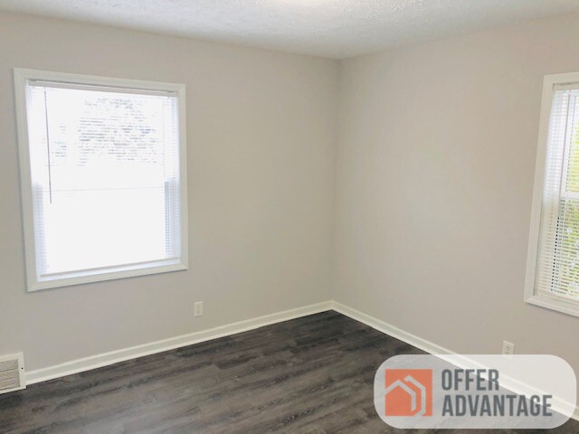 Foto del edificio - 26130 Forestview Ave