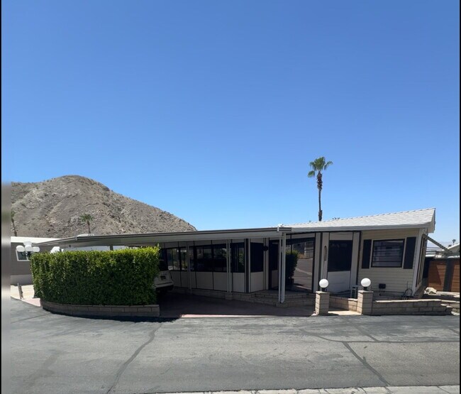 Building Photo - Peaceful Desert Retreat in Gated 55+ Community | Corner Lot with Double Entry Driveway