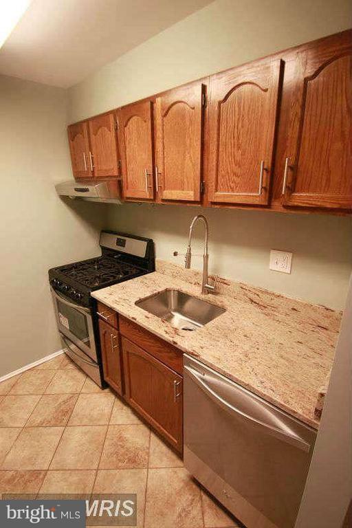 Foto del edificio - 5807 Cove Landing Rd