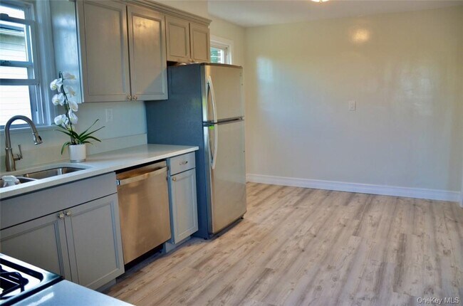 Foto del edificio - 29 Cedar Ln