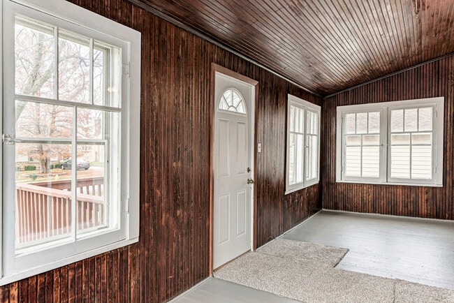 Building Photo - 4915 Edward Ave